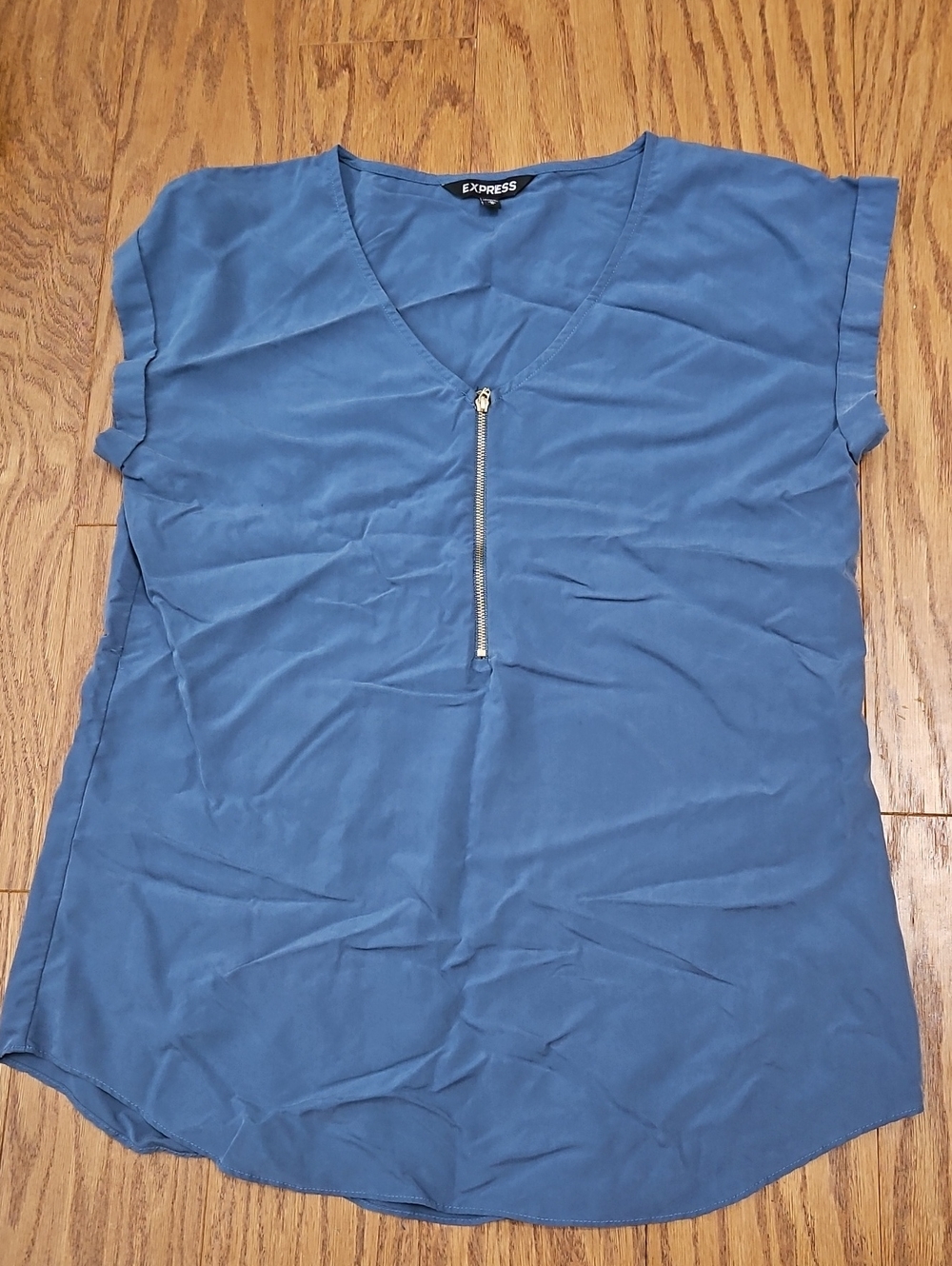 Express Slate Blue Short Sleeve V-Neck Zip Front Blouse Sz Medium